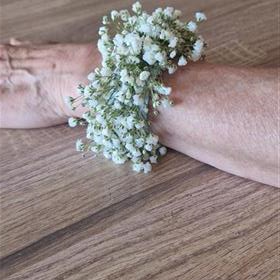 fwthumbsadie wrist corsage 2.jpg
